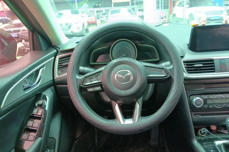 Used Mazda 3 Axela 2017 Sedan 1.5L Automatic Luxury Model Emission Standard China V Steering Wheel