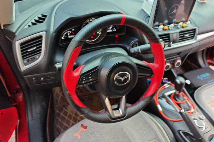 Used Mazda 3 Axela 2017 Sedan 1.5L Automatic Comfort Model Emission Standard China V Steering Wheel