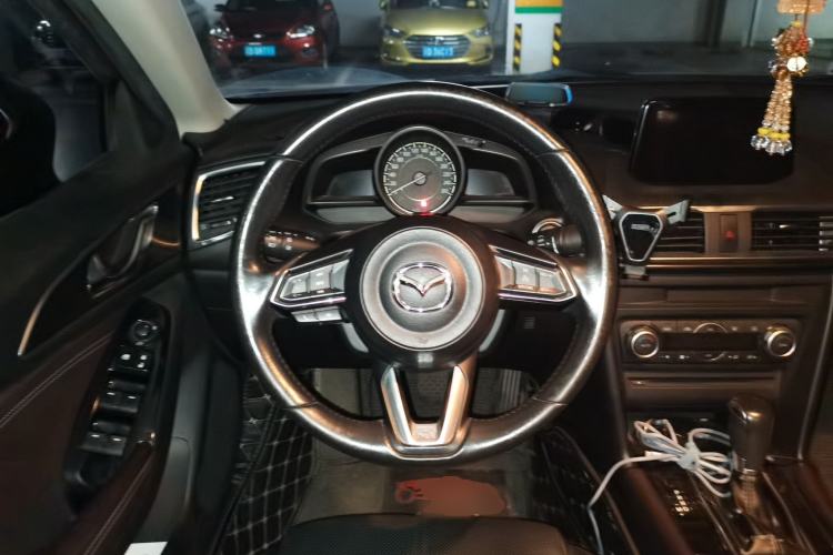 Used Mazda 3 Axela 2017 Sedan 2.0L Automatic Prestige Model China VI Standard Steering Wheel