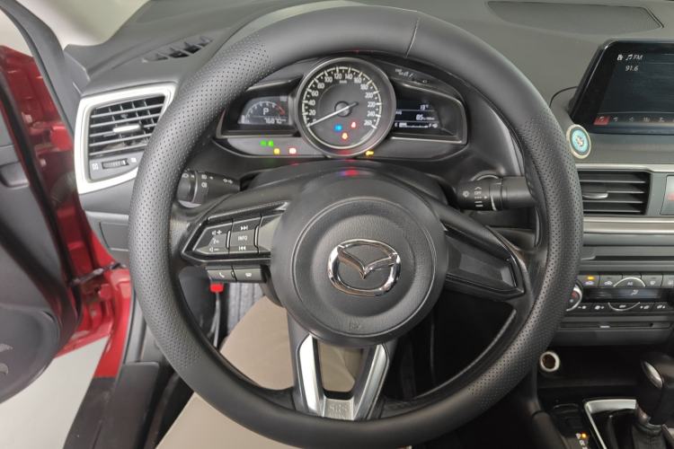 Used Mazda 3 Axela 2017 Sedan 1.5L Automatic Luxury Model Emission Standard China V Steering Wheel