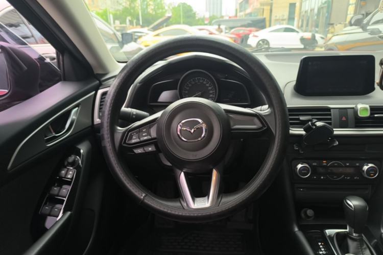 Used Mazda 3 Axela 2017 Sedan 1.5L Automatic Luxury Model Emission Standard China V Steering Wheel