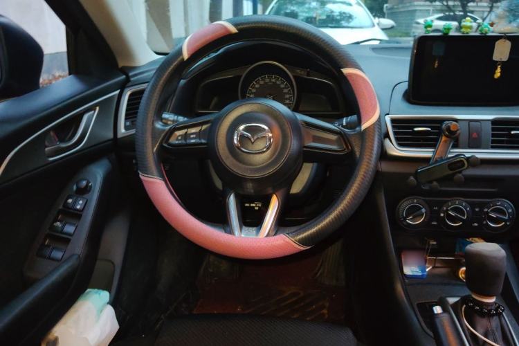 Used Mazda 3 Axela 2017 Sedan 1.5L Automatic Comfort Model Emission Standard China V Steering Wheel