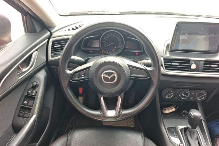 Used Mazda 3 Axela 2017 Sedan 1.5L Automatic Comfort Model Emission Standard China V Steering Wheel