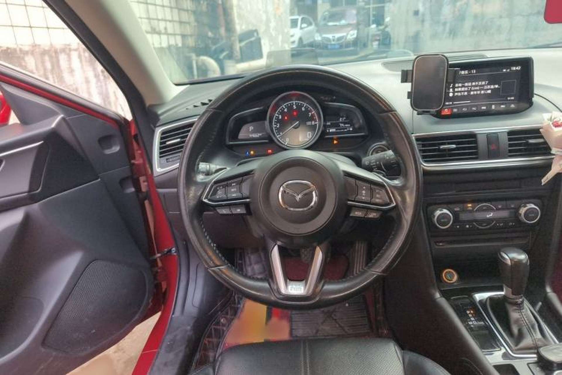 Used Mazda 3 Axela 2017 Hatchback 2.0L Automatic Sport Model China V Emission Standard Steering Wheel