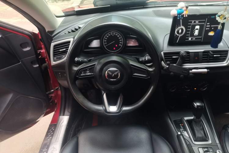 Used Mazda 3 Axela 2017 Sedan 1.5L Automatic Comfort Model Emission Standard China V Steering Wheel