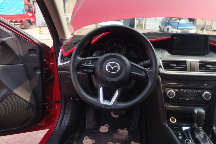 Used Mazda 3 Axela 2017 Sedan 1.5L Automatic Luxury Model Emission Standard China V Steering Wheel