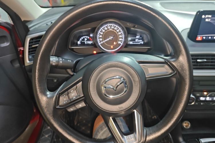 Used Mazda 3 Axela 2017 Sedan 1.5L Automatic Luxury Model Emission Standard China V Steering Wheel