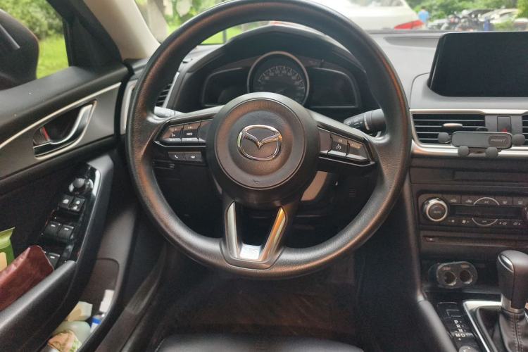 Used Mazda 3 Axela 2017 Sedan 1.5L Automatic Luxury Model Emission Standard China V Steering Wheel