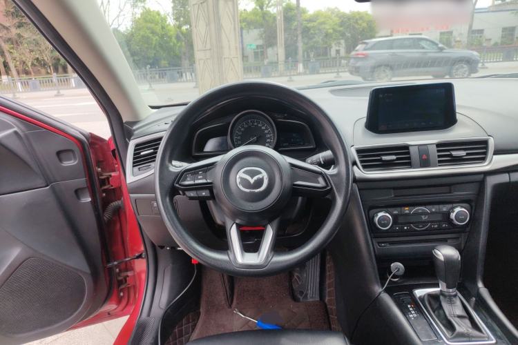 Used Mazda 3 Axela 2017 Sedan 1.5L Automatic Luxury Model Emission Standard China V Steering Wheel
