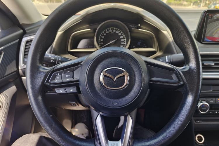 Used Mazda 3 Axela 2017 Sedan 1.5L Automatic Luxury Model Emission Standard China V Steering Wheel