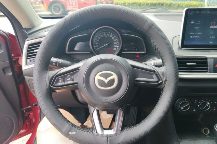 Used Mazda 3 Axela 2017 Sedan 1.5L Automatic Comfort Model Emission Standard China V Steering Wheel