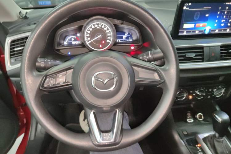 Used Mazda 3 Axela 2017 Sedan 1.5L Automatic Comfort Model Emission Standard China V Steering Wheel