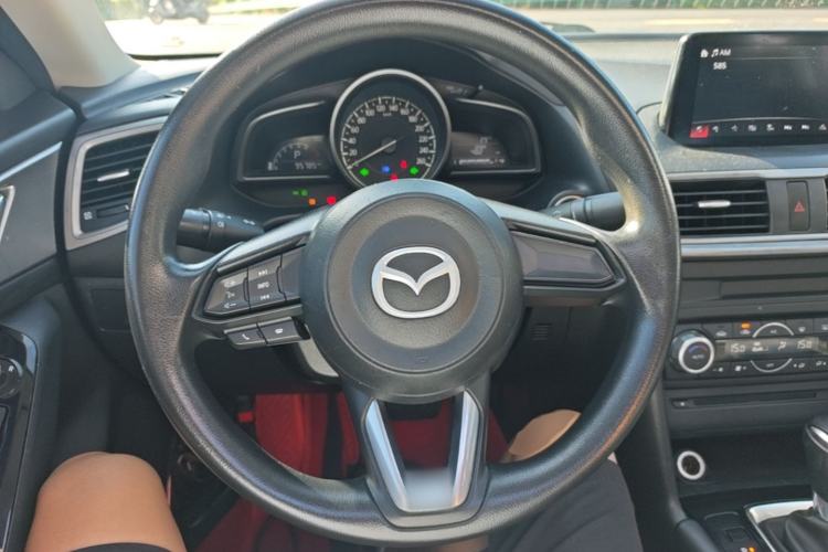 Used Mazda 3 Axela 2017 Sedan 1.5L Automatic Luxury Model Emission Standard China V Steering Wheel