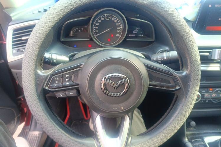 Used Mazda 3 Axela 2017 Sedan 1.5L Automatic Luxury Model Emission Standard China V Steering Wheel