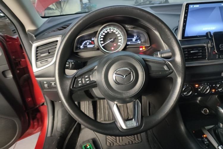 Used Mazda 3 Axela 2017 Sedan 1.5L Automatic Comfort Model Emission Standard China V Steering Wheel