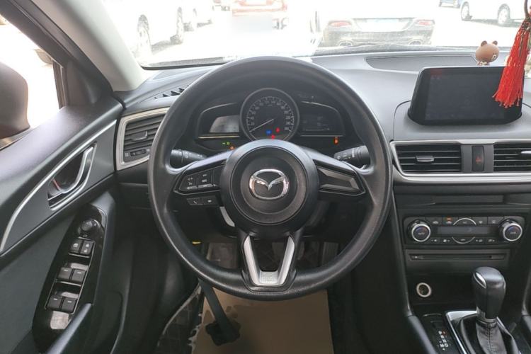 Used Mazda 3 Axela 2017 Sedan 1.5L Automatic Luxury Model Emission Standard China V Steering Wheel