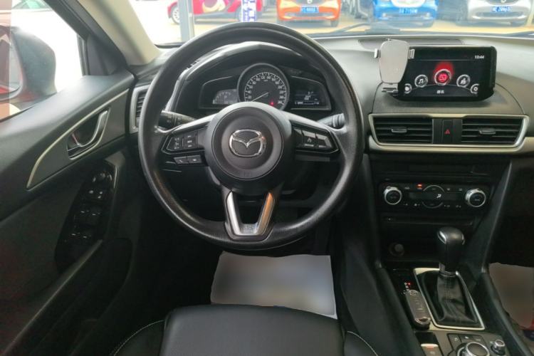 Used Mazda 3 Axela 2017 Sedan 1.5L Automatic Luxury Model Emission Standard China V Steering Wheel