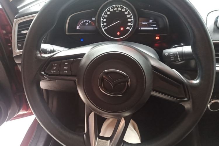 Used Mazda 3 Axela 2017 Sedan 1.5L Automatic Comfort Model Emission Standard China V Steering Wheel
