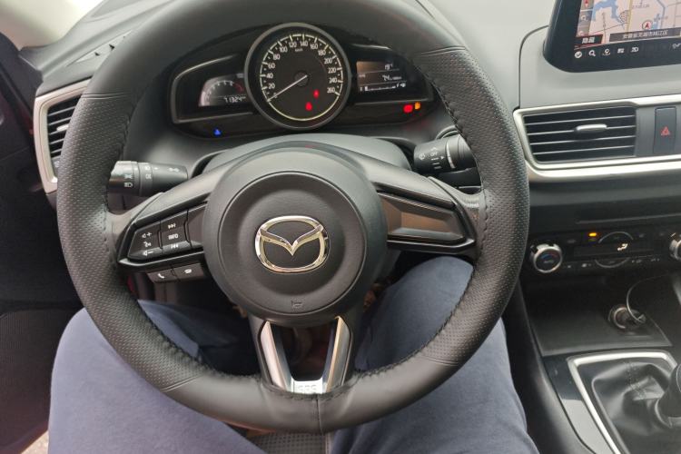 Used Mazda 3 Axela 2017 Sedan 1.5L Manual Luxury Model Emission Standard China V Steering Wheel