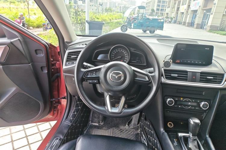 Used Mazda 3 Axela 2017 Sedan 1.5L Automatic Luxury Model Emission Standard China V Steering Wheel