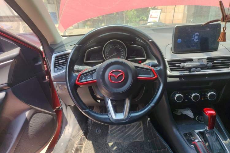Used Mazda 3 Axela 2017 Sedan 1.5L Automatic Comfort Model Emission Standard China V Steering Wheel