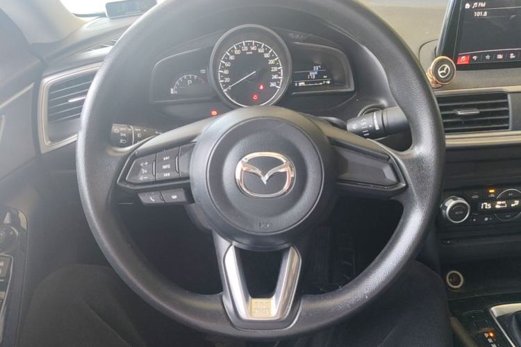 Used Mazda 3 Axela 2017 Sedan 1.5L Automatic Luxury Model Emission Standard China V Steering Wheel