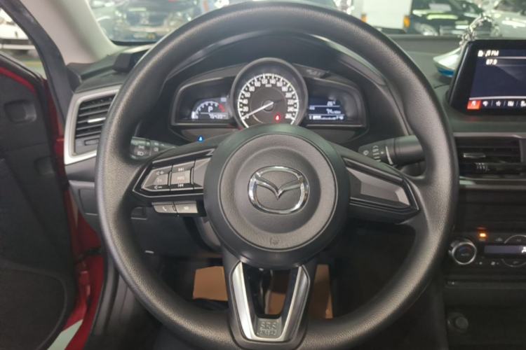 Used Mazda 3 Axela 2017 Sedan 1.5L Automatic Luxury Model Emission Standard China V Steering Wheel