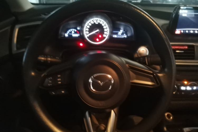 Used Mazda 3 Axela 2017 Sedan 1.5L Automatic Luxury Model Emission Standard China V Steering Wheel
