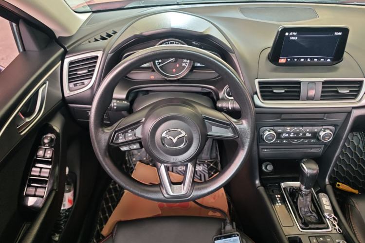 Used Mazda 3 Axela 2017 Sedan 1.5L Automatic Luxury Model Emission Standard China V Steering Wheel