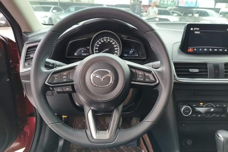 Used Mazda 3 Axela 2017 Sedan 1.5L Automatic Prestige Model China V Standard Steering Wheel