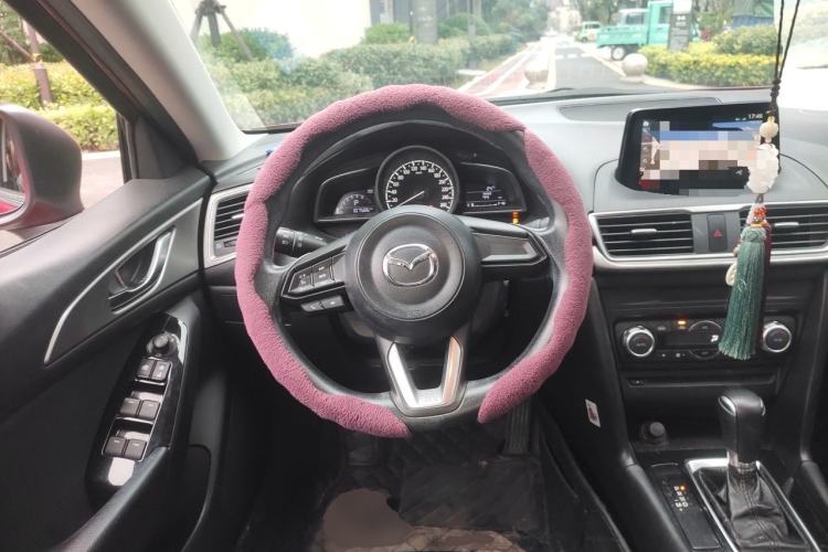 Used Mazda 3 Axela 2017 Sedan 1.5L Automatic Luxury Model Emission Standard China V Steering Wheel
