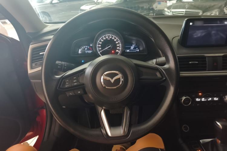 Used Mazda 3 Axela 2017 Sedan 1.5L Automatic Luxury Model Emission Standard China V Steering Wheel