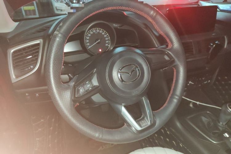 Used Mazda 3 Axela 2017 Sedan 1.5L Manual Comfort Model Emission Standard China V Steering Wheel
