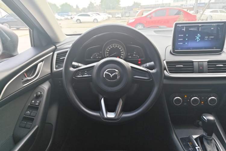 Used Mazda 3 Axela 2017 Sedan 1.5L Automatic Comfort Model Emission Standard China V Steering Wheel