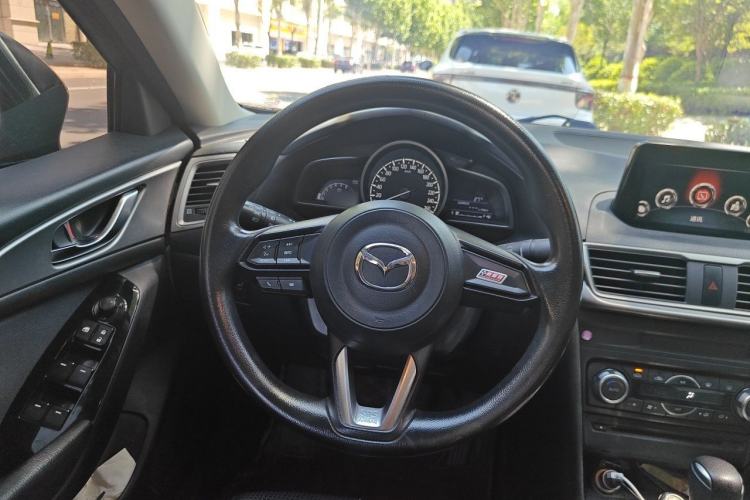 Used Mazda 3 Axela 2017 Sedan 1.5L Automatic Luxury Model Emission Standard China V Steering Wheel