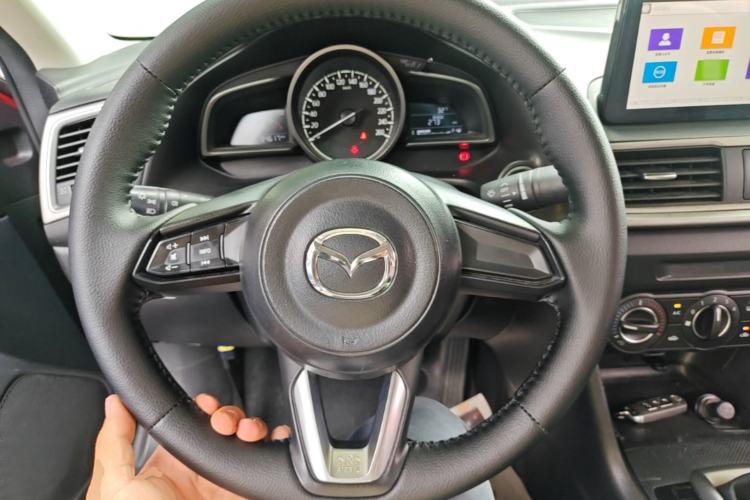 Used Mazda 3 Axela 2017 Sedan 1.5L Automatic Comfort Model Emission Standard China V Steering Wheel