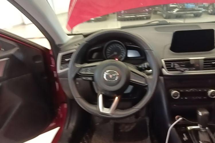 Used Mazda 3 Axela 2017 Hatchback 2.0L Automatic Luxury Model Emission Standard China V Steering Wheel
