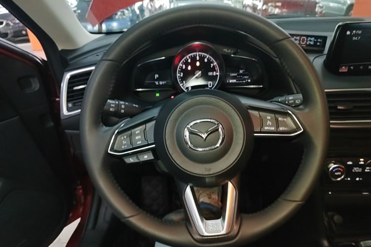 Used Mazda 3 Axela 2017 Hatchback 2.0L Automatic Sport Model China V Emission Standard Steering Wheel