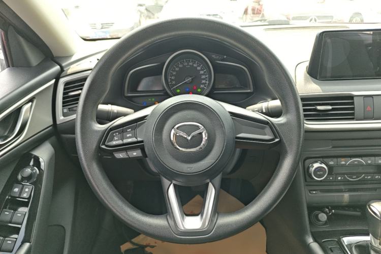 Used Mazda 3 Axela 2017 Sedan 1.5L Automatic Luxury Model Emission Standard China V Steering Wheel