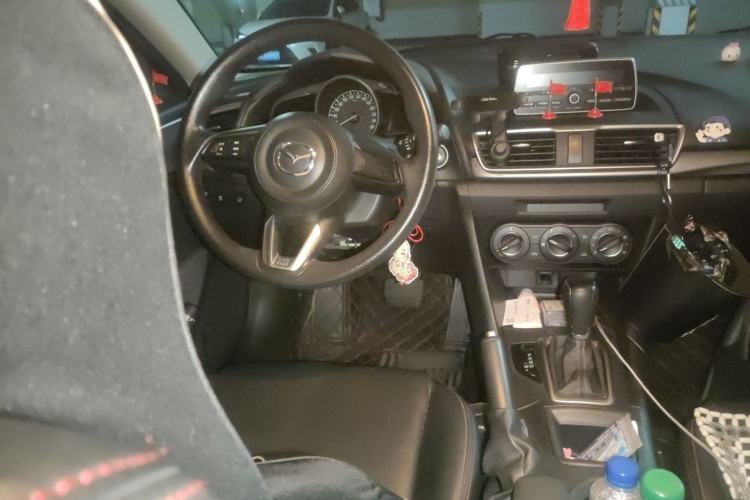 Used Mazda 3 Axela 2017 Sedan 1.5L Automatic Comfort Model Emission Standard China V Steering Wheel