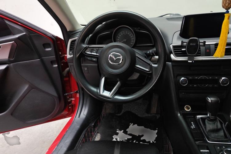 Used Mazda 3 Axela 2017 Hatchback 1.5L Automatic Luxury Model Emission Standard China V Steering Wheel