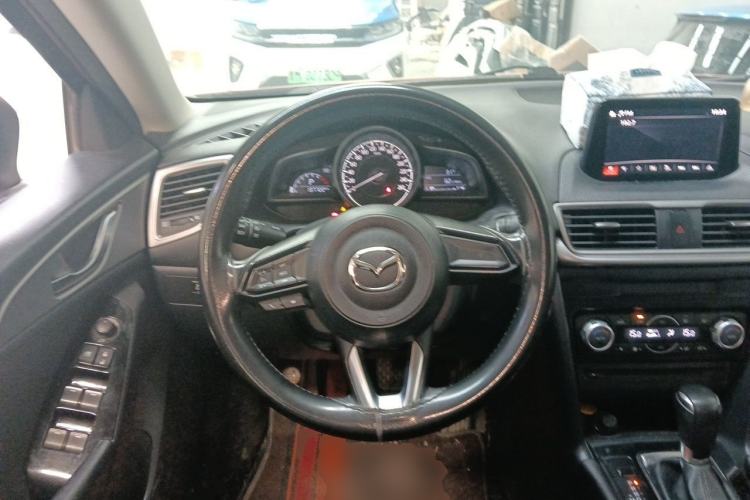 Used Mazda 3 Axela 2017 Sedan 1.5L Automatic Luxury Model Emission Standard China V Steering Wheel