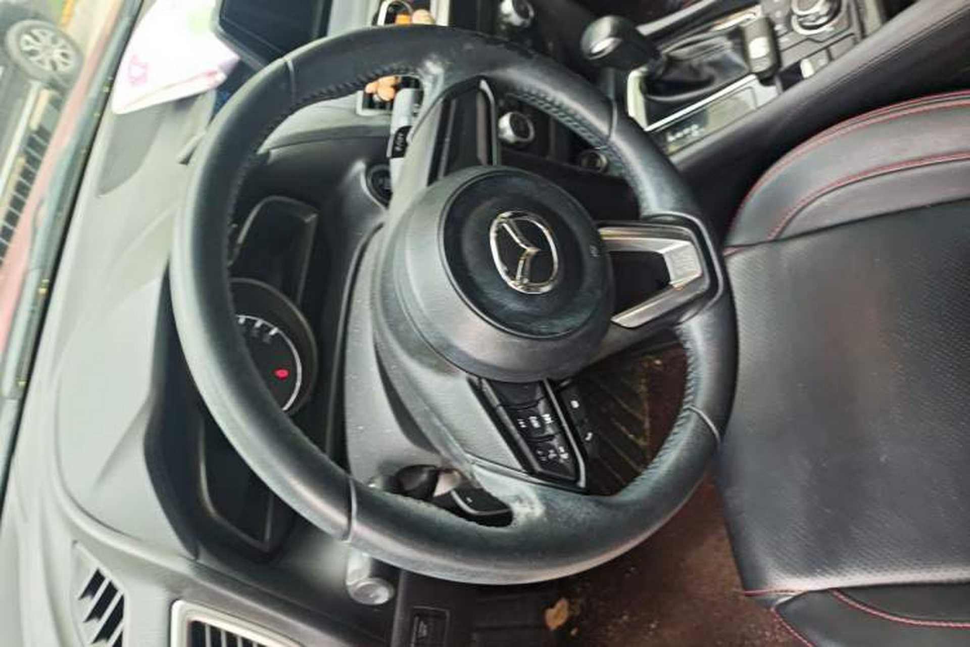 Used Mazda 3 Axela 2017 Hatchback 2.0L Automatic Luxury Model Emission Standard China V Steering Wheel