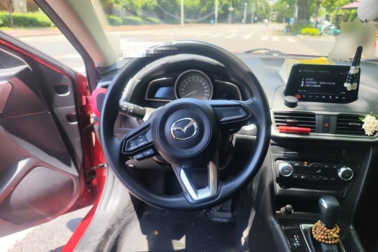 Used Mazda 3 Axela 2017 Sedan 1.5L Automatic Luxury Model Emission Standard China V Steering Wheel
