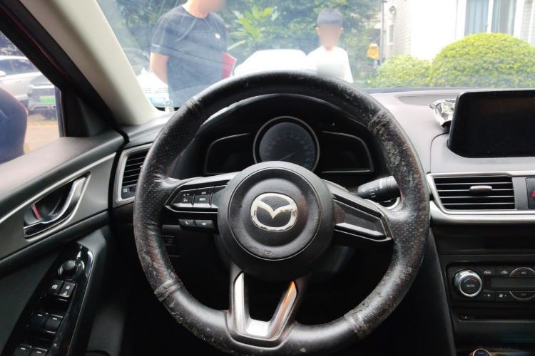 Used Mazda 3 Axela 2017 Sedan 1.5L Automatic Luxury Model Emission Standard China V Steering Wheel