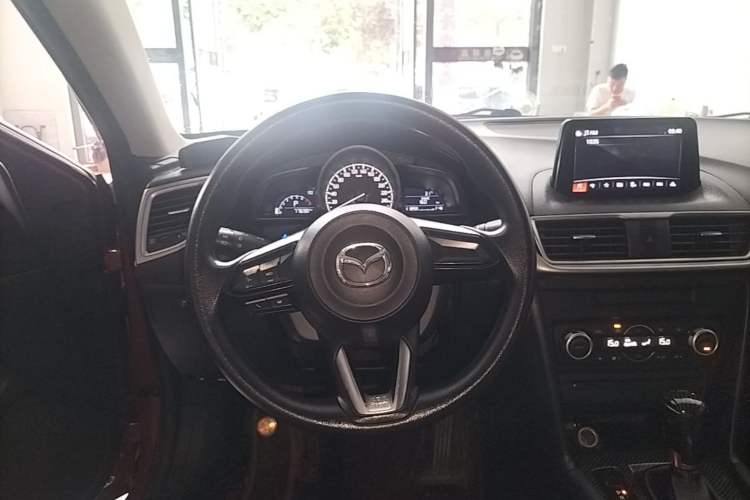 Used Mazda 3 Axela 2017 Sedan 1.5L Automatic Luxury Model Emission Standard China V Steering Wheel
