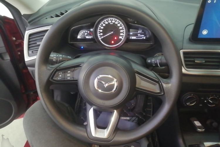 Used Mazda 3 Axela 2017 Sedan 1.5L Automatic Comfort Model Emission Standard China V Steering Wheel