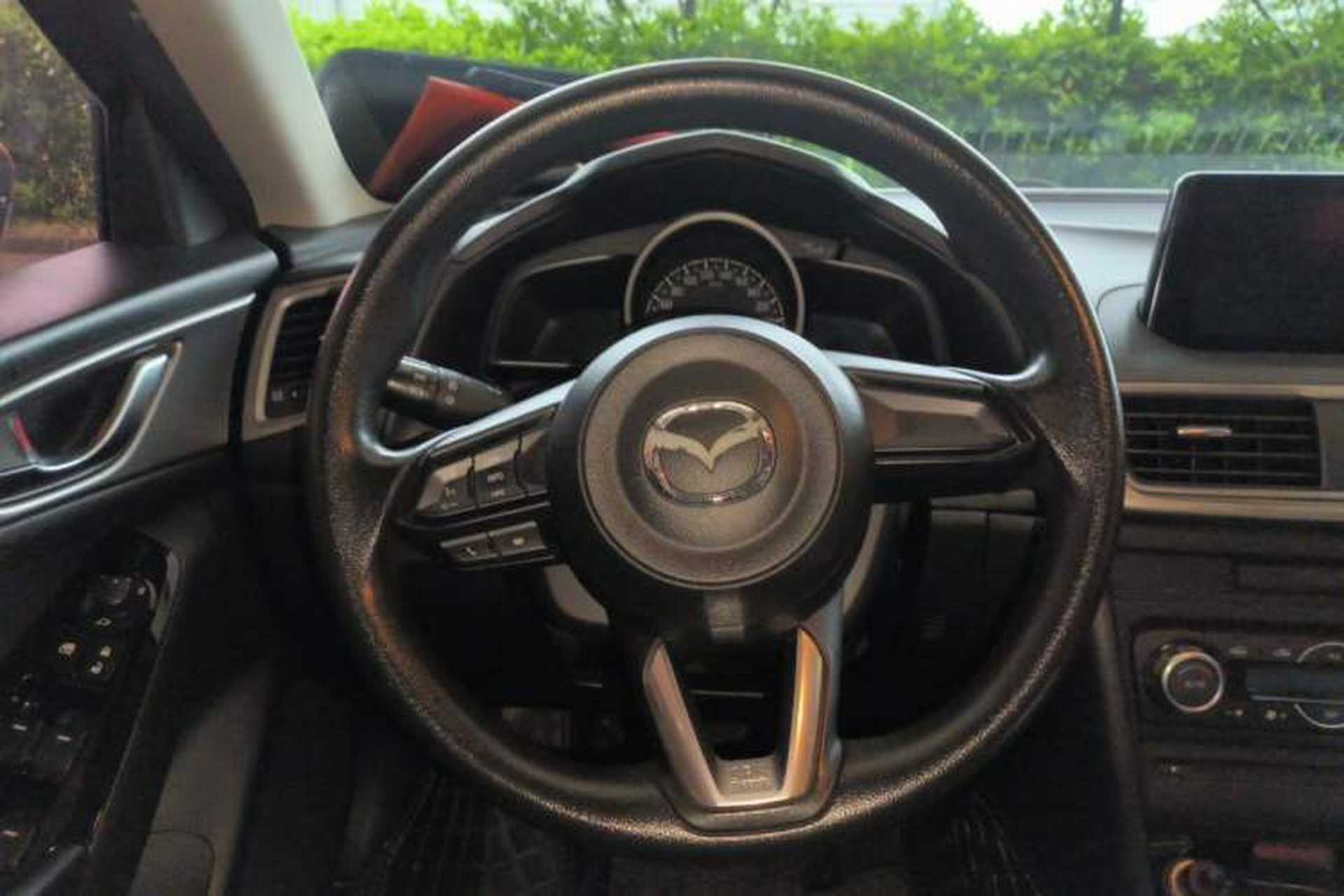 Used Mazda 3 Axela 2017 Sedan 1.5L Automatic Luxury Model Emission Standard China V Steering Wheel