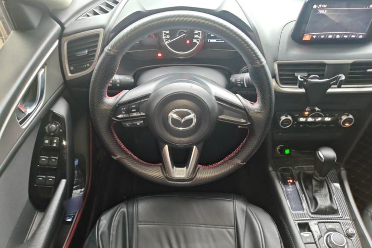 Used Mazda 3 Axela 2017 Sedan 1.5L Automatic Luxury Model Emission Standard China V Steering Wheel
