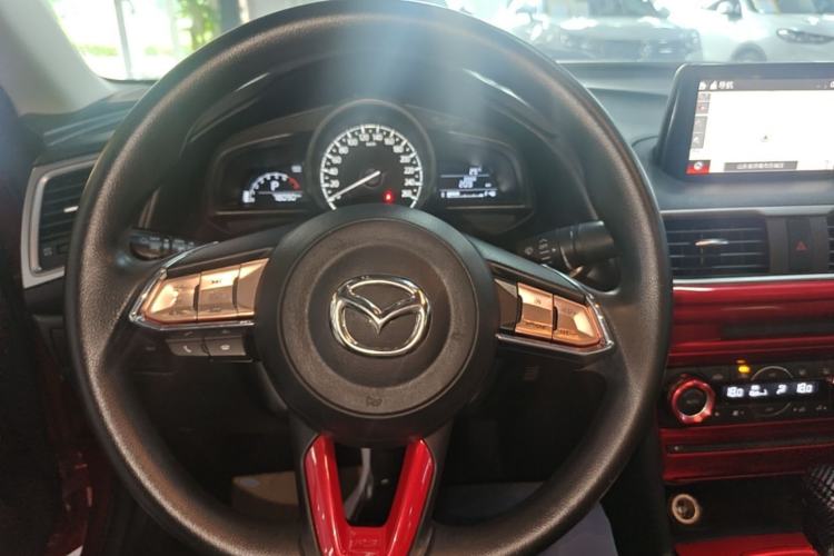 Used Mazda 3 Axela 2017 Sedan 1.5L Automatic Luxury Model Emission Standard China V Steering Wheel
